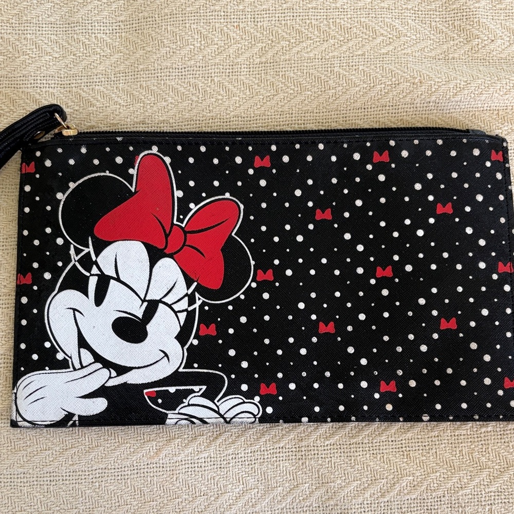Disney Minnie Mouse Polka Dot Clutch Wristlet Wallet Purse